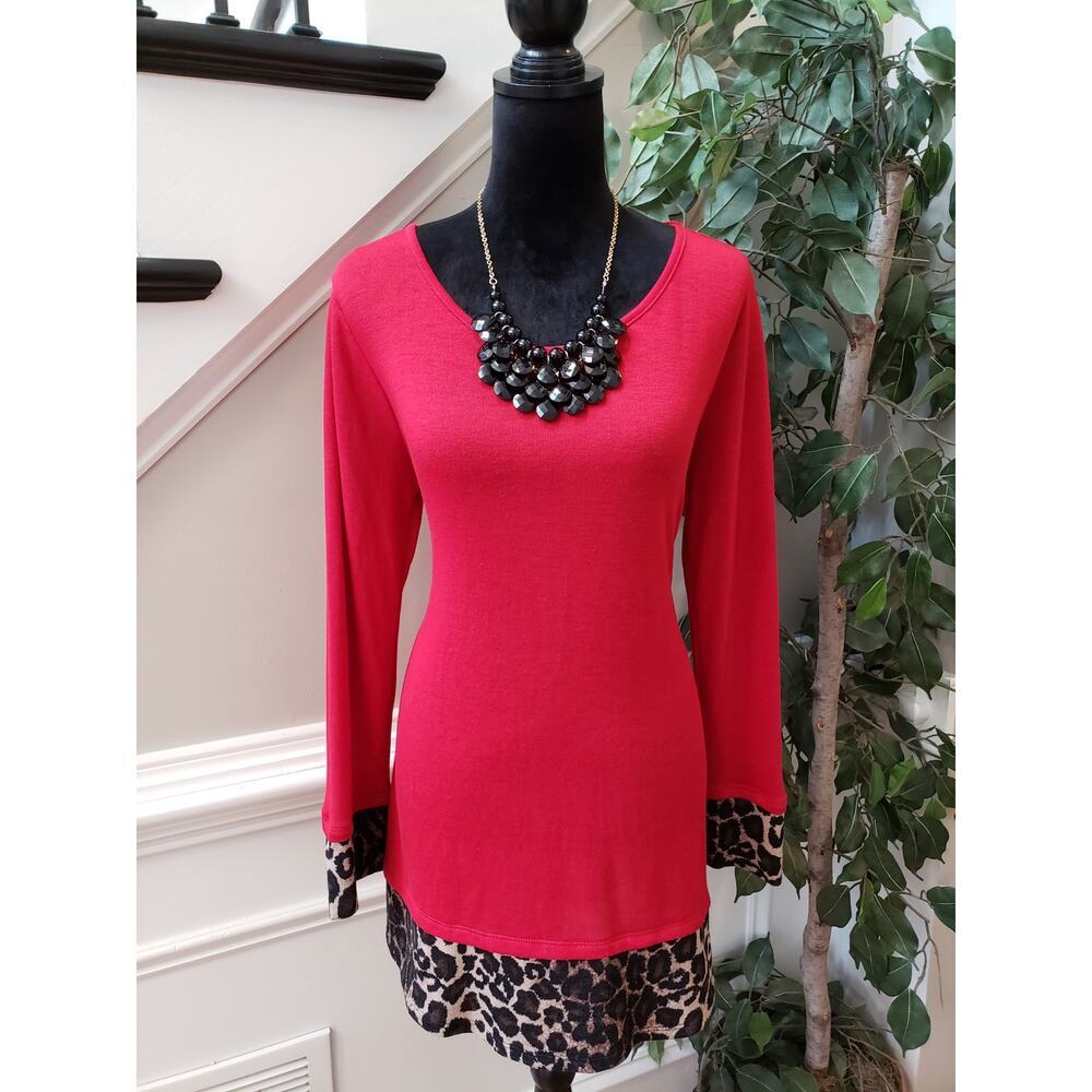 Reborn J Top Blouse Women's Large Red Animal Print Long Sleeve Round Neck Slit